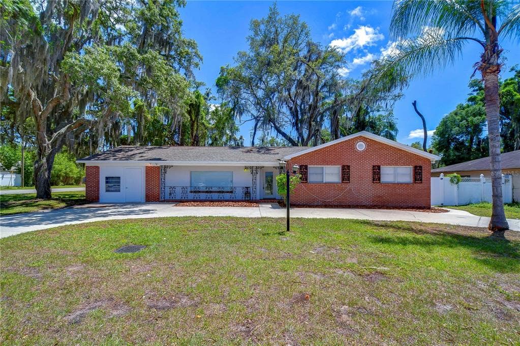 513 CLARA DRIVE BRANDON, FL 33510