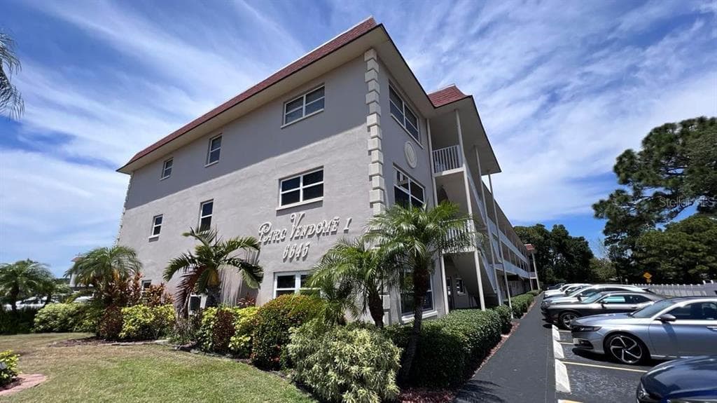 6645 1ST AVENUE N UNIT 101