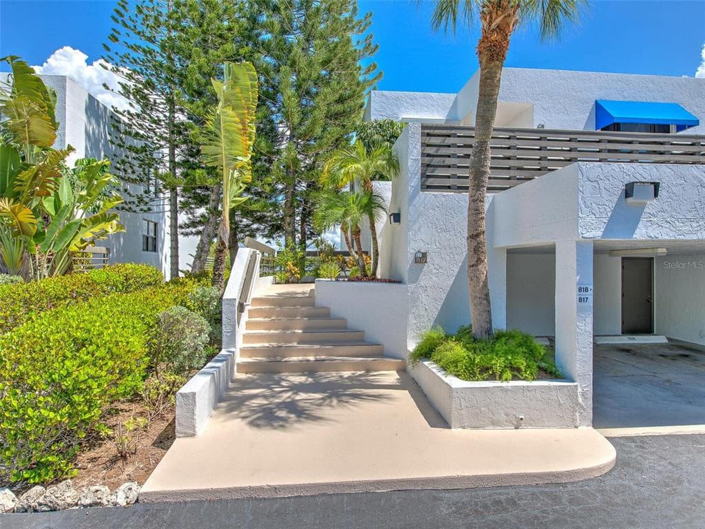817 BAYPORT WAY UNIT 817 LONGBOAT KEY, FL 34228