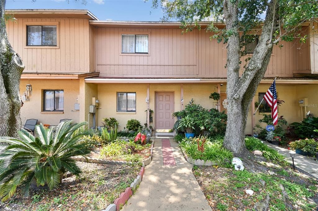 4018 CEDAR LIMB COURT TAMPA, FL 33614