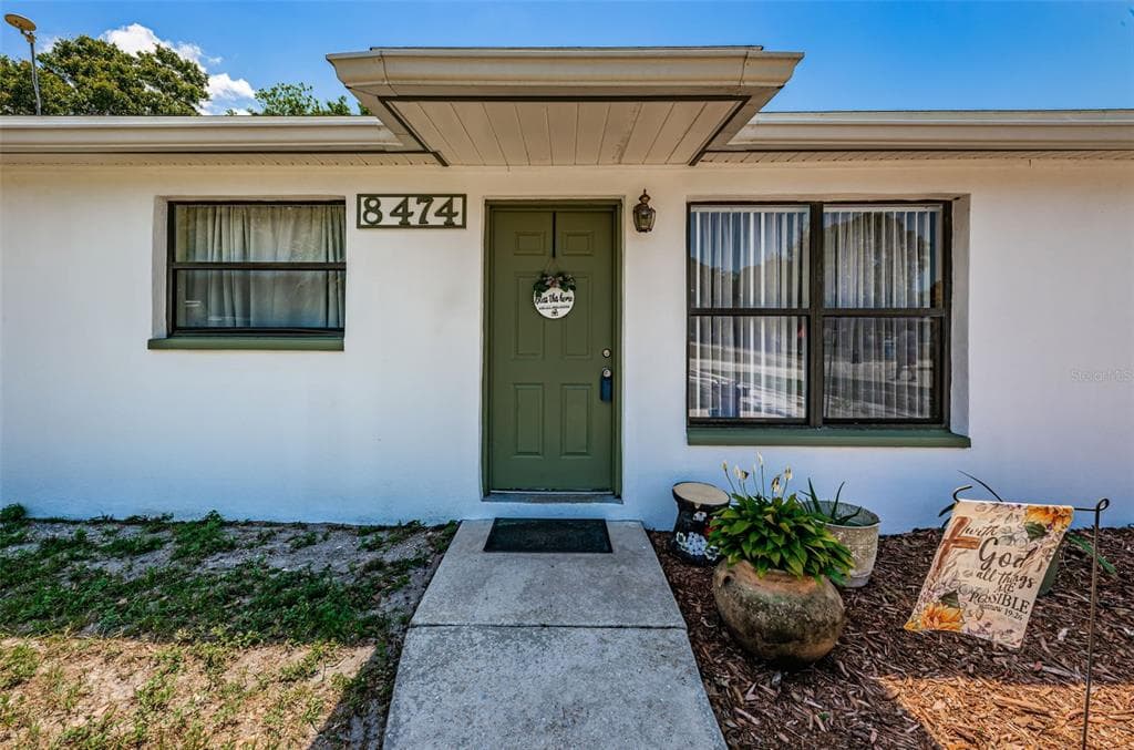 8474 93RD AVENUE LARGO, FL 33777