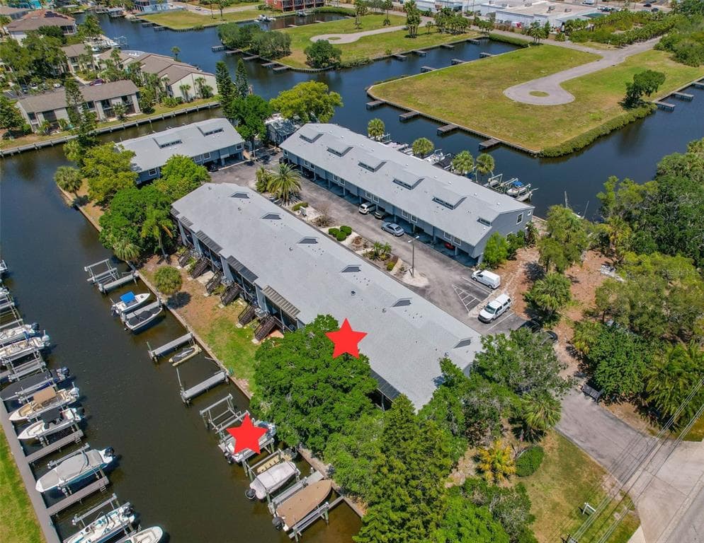 200 MERES BOULEVARD UNIT 3 TARPON SPRINGS, FL 34689