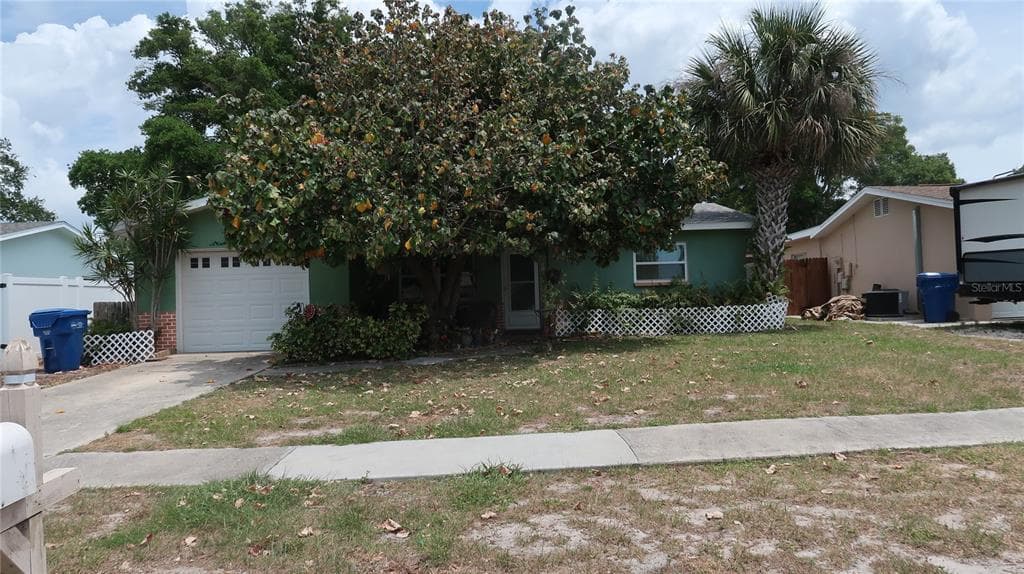 2221 LAUREN DRIVE LARGO, FL 33774