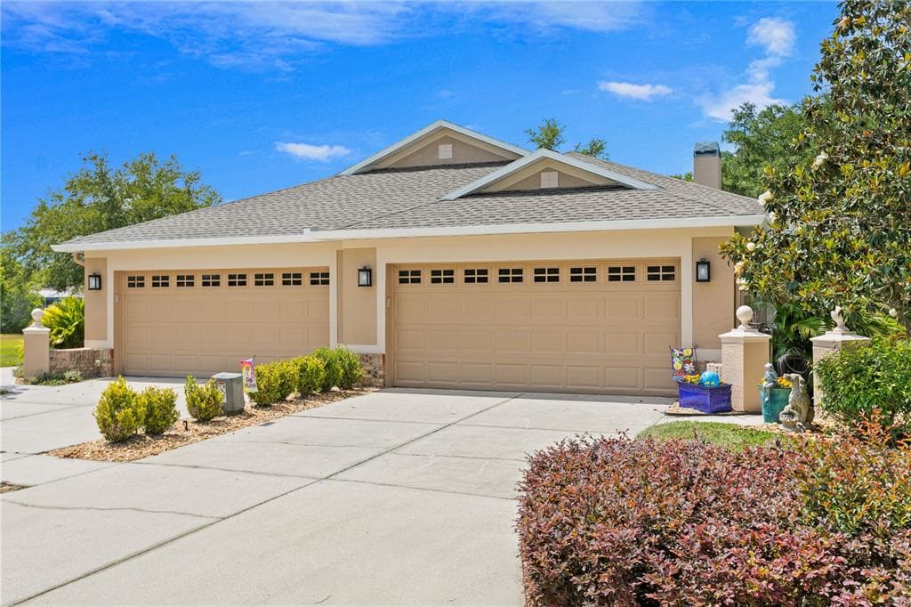 7615 HELEN WHITE LANE LAND O LAKES, FL 34637