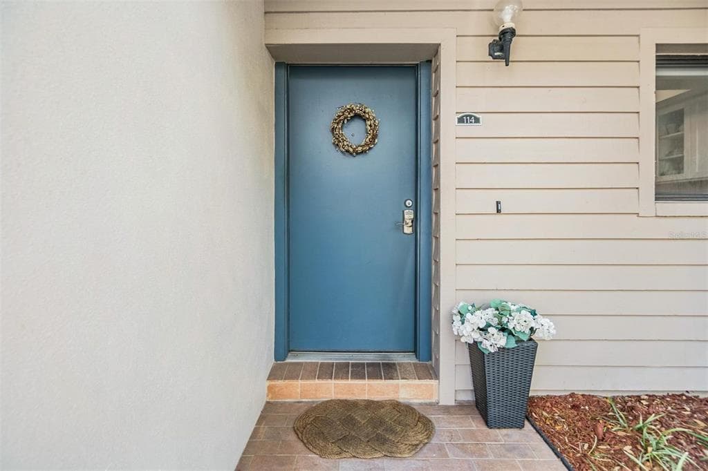 3714 GREENERY COURT UNIT 114 TAMPA, FL 33618