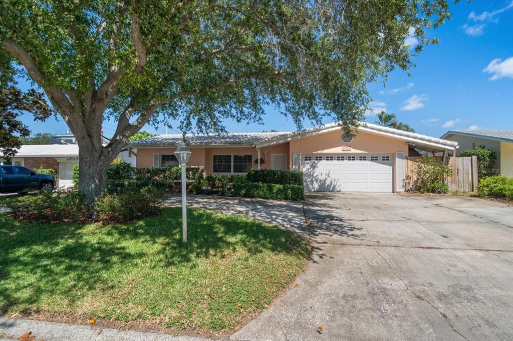 10145 NASSAU COURT SEMINOLE, FL 33776