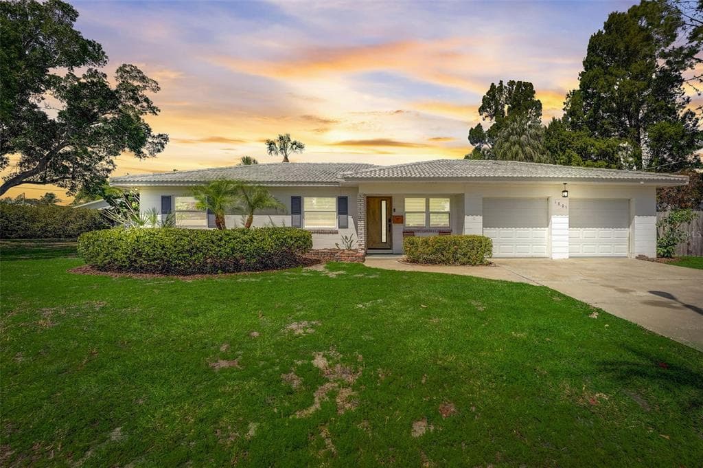 1805 BAYOU GRANDE BOULEVARD NE ST PETERSBURG, FL 33703