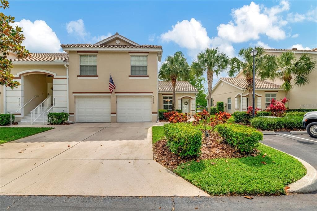 7113 STRAND CIRCLE BRADENTON, FL 34203