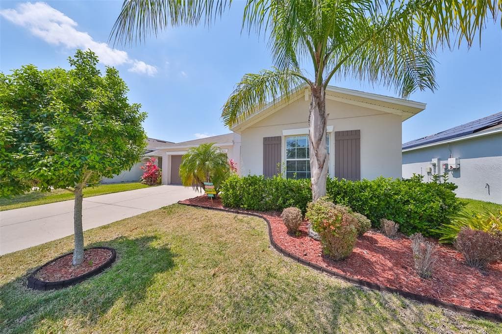 16511 MYRTLE SAND DRIVE WIMAUMA, FL 33598
