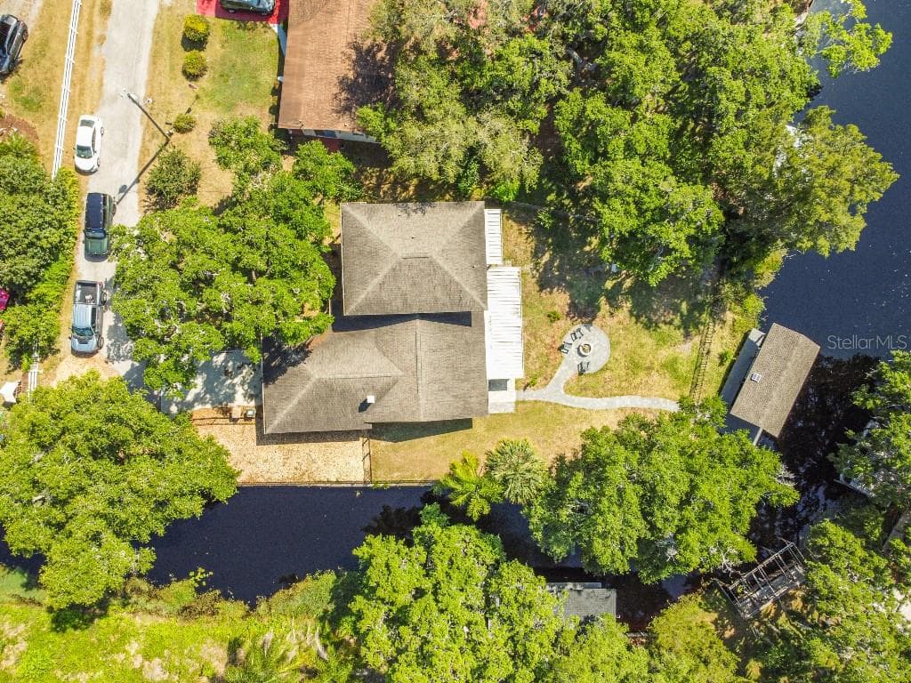 11815 LAKE SUSAN COURT CLERMONT, FL 34711