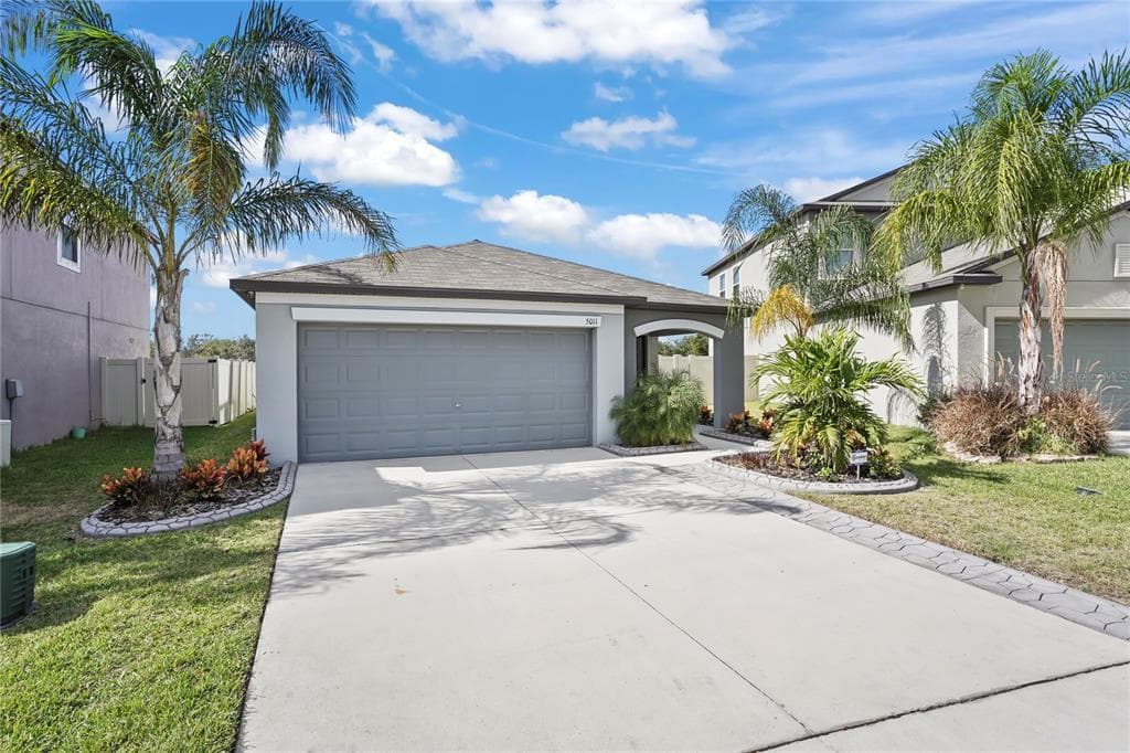 5011 SABLE CHIME DRIVE WIMAUMA, FL 33598