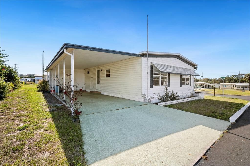 37823 BISCAYA AVENUE ZEPHYRHILLS, FL 33541