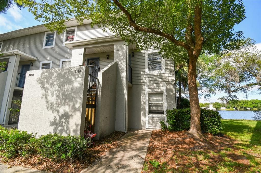 7196 E BANK DRIVE TAMPA, FL 33617