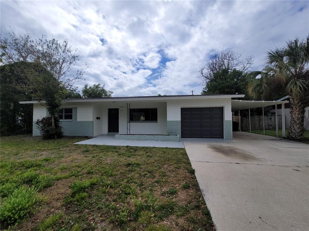 390 DAVISON AVENUE NE ST PETERSBURG, FL 33703