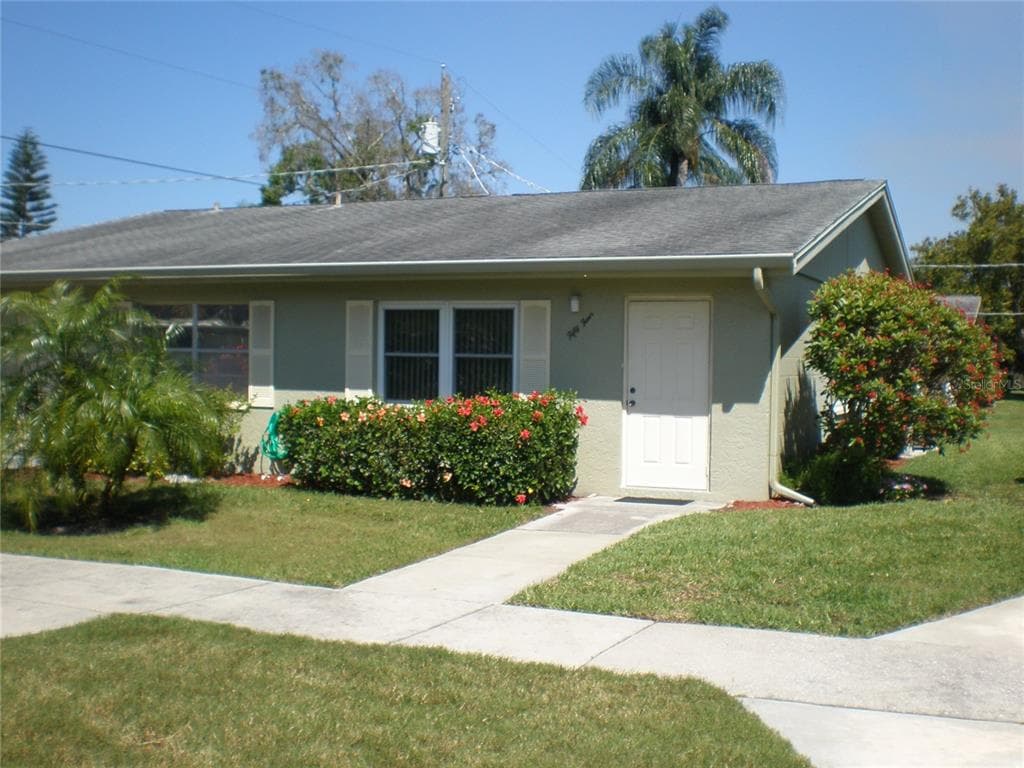 302 CANTON COURT UNIT 54 SUN CITY CENTER, FL 33573