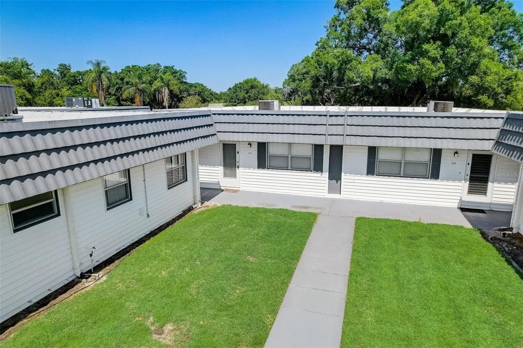 205 ANDOVER PLACE N UNIT 116 SUN CITY CENTER, FL 33573