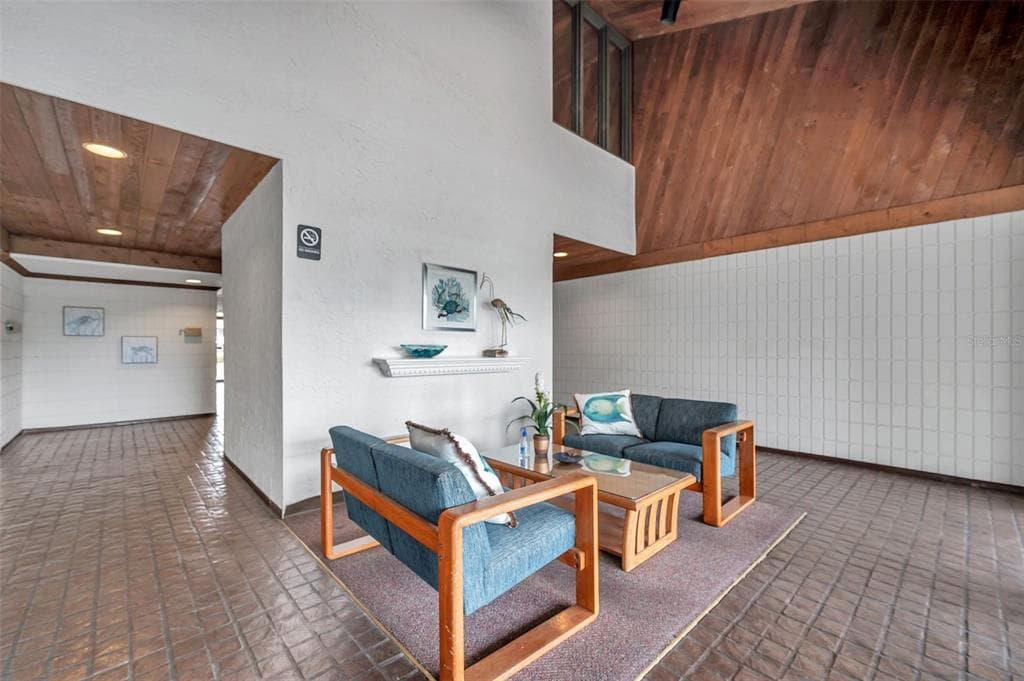2585 COUNTRYSIDE BOULEVARD UNIT 4106 CLEARWATER, FL 33761