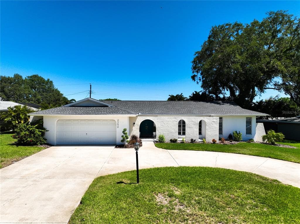 2250 WATROUS DR DUNEDIN, FL 34698