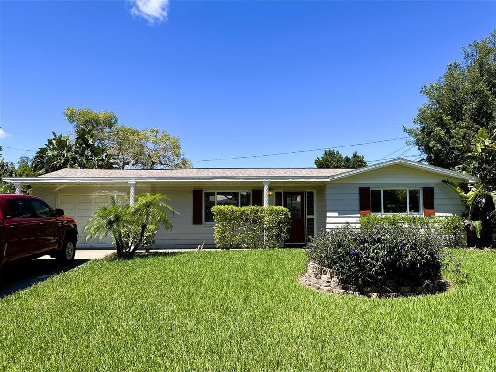 4949 MANOR DRIVE