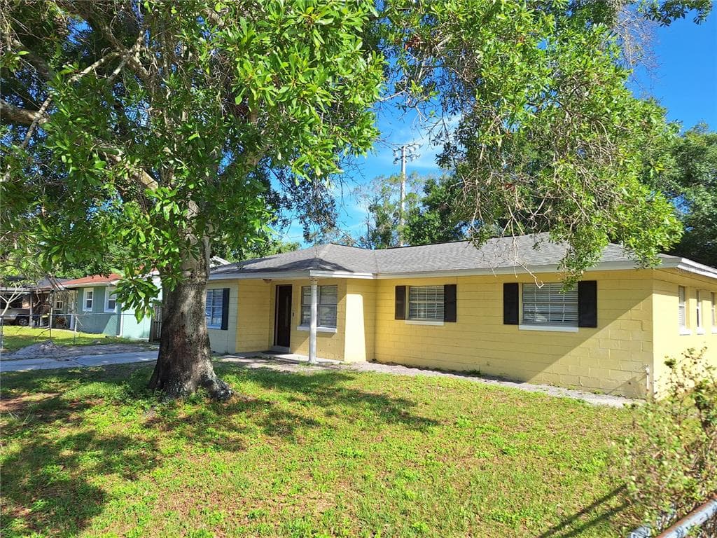 5826 HAMMON DRIVE TAMPA, FL 33619