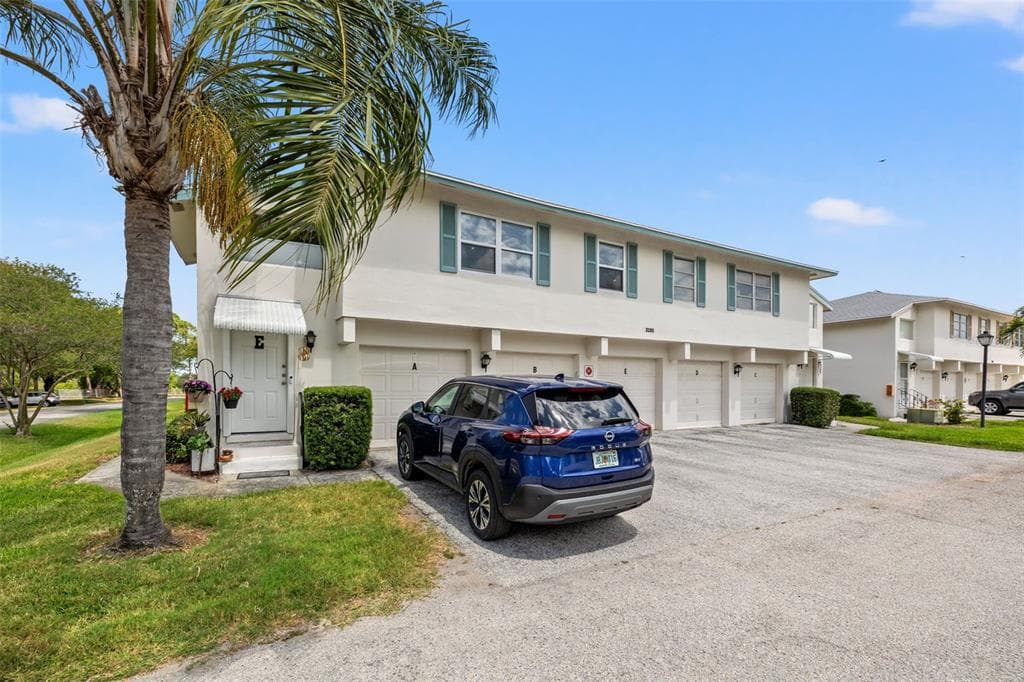 3285 40TH WAY S UNIT E ST PETERSBURG, FL 33711