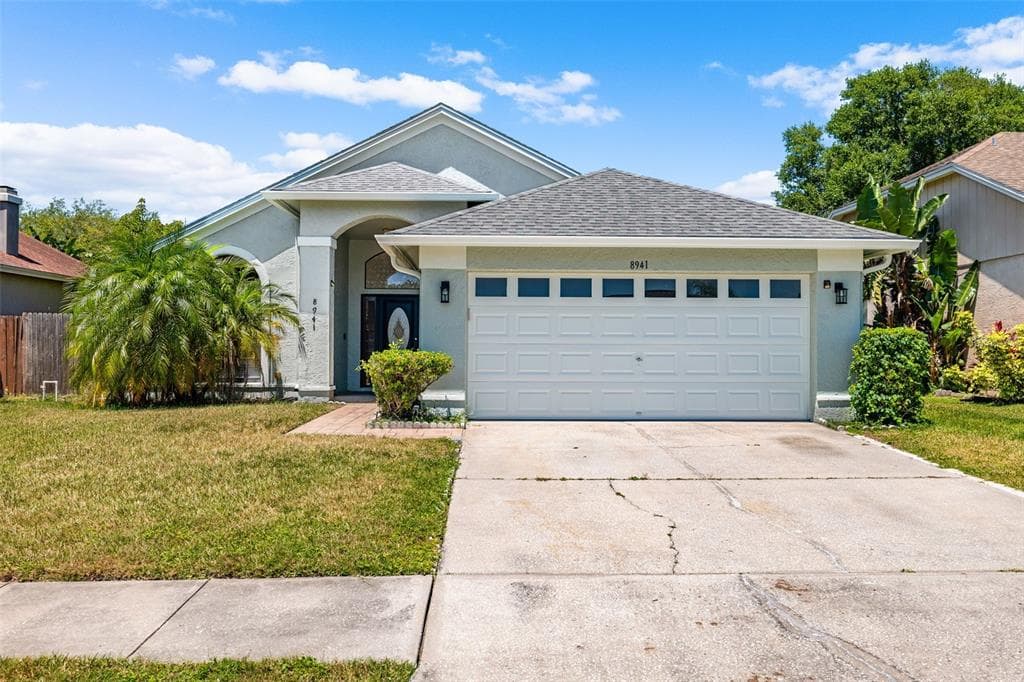 8941 EASTMAN DRIVE TAMPA, FL 33626