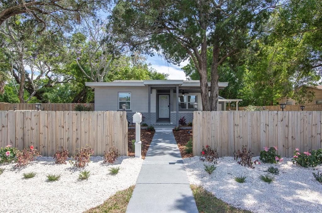 4360 10TH AVENUE S ST PETERSBURG, FL 33711