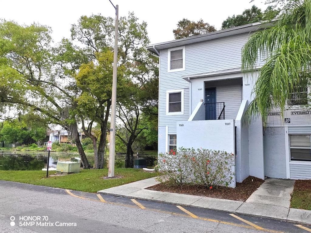 7021 WATERSIDE DRIVE UNIT 1 TAMPA, FL 33617