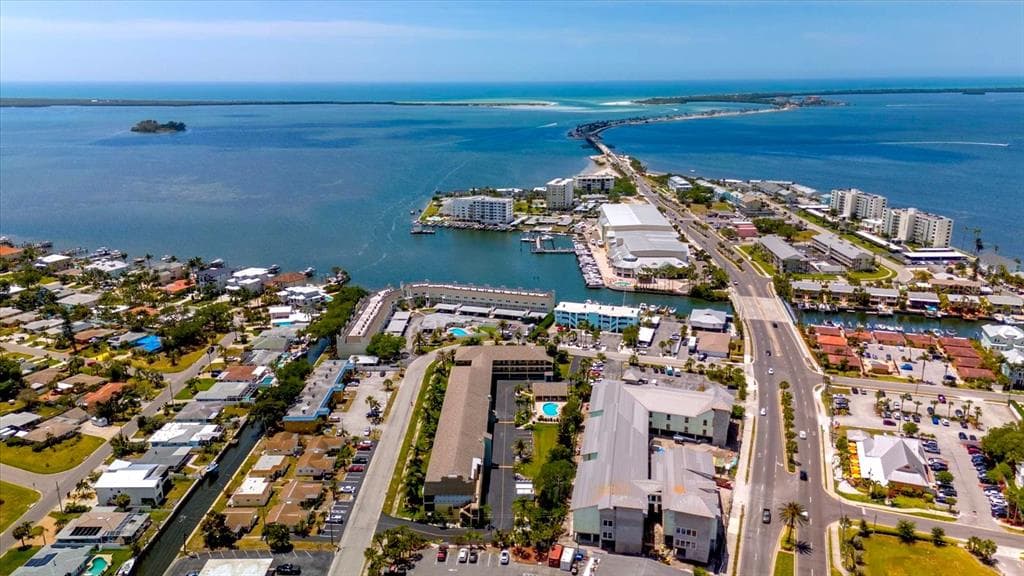 460 S PAULA DRIVE UNIT 202 DUNEDIN, FL 34698