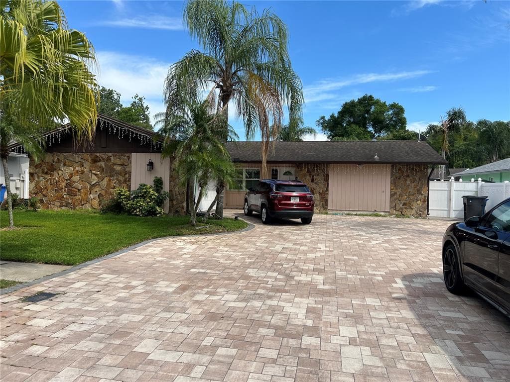 4116 SUMMERDALE DRIVE TAMPA, FL 33624