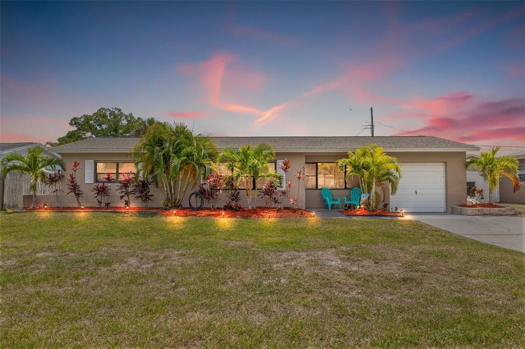 6752 33RD AVENUE N ST PETERSBURG, FL 33710