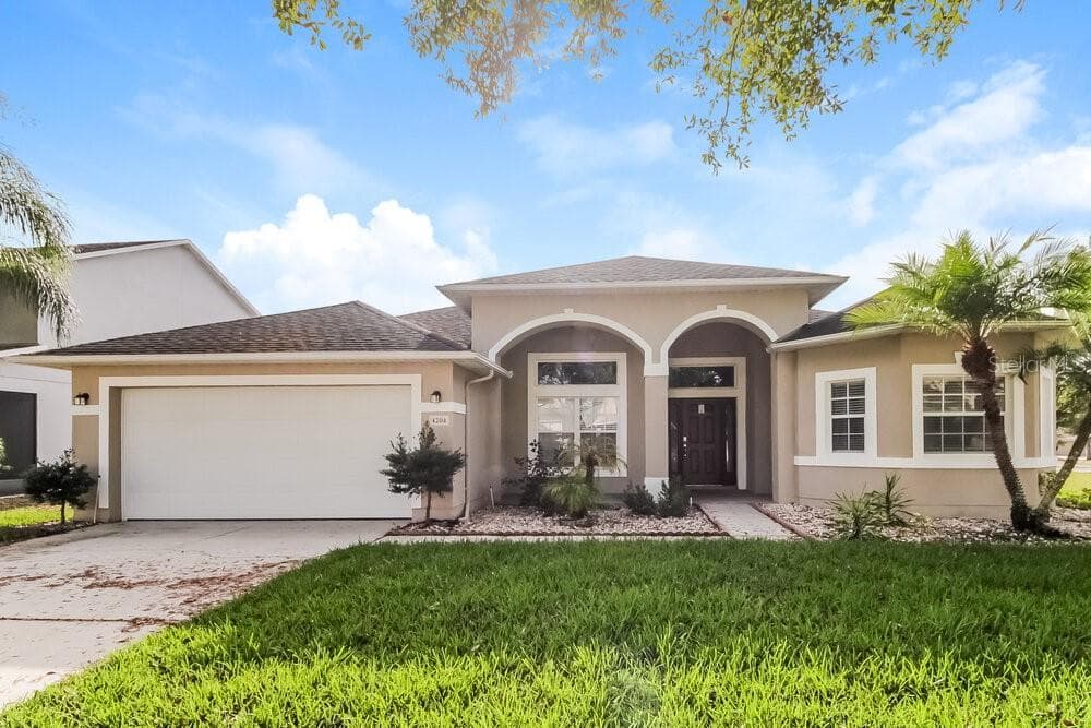 4204 LUGANO COURT KISSIMMEE, FL 34746