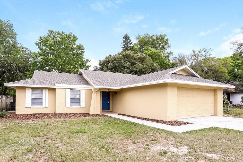 909 BLACK KNIGHT DRIVE VALRICO, FL 33594