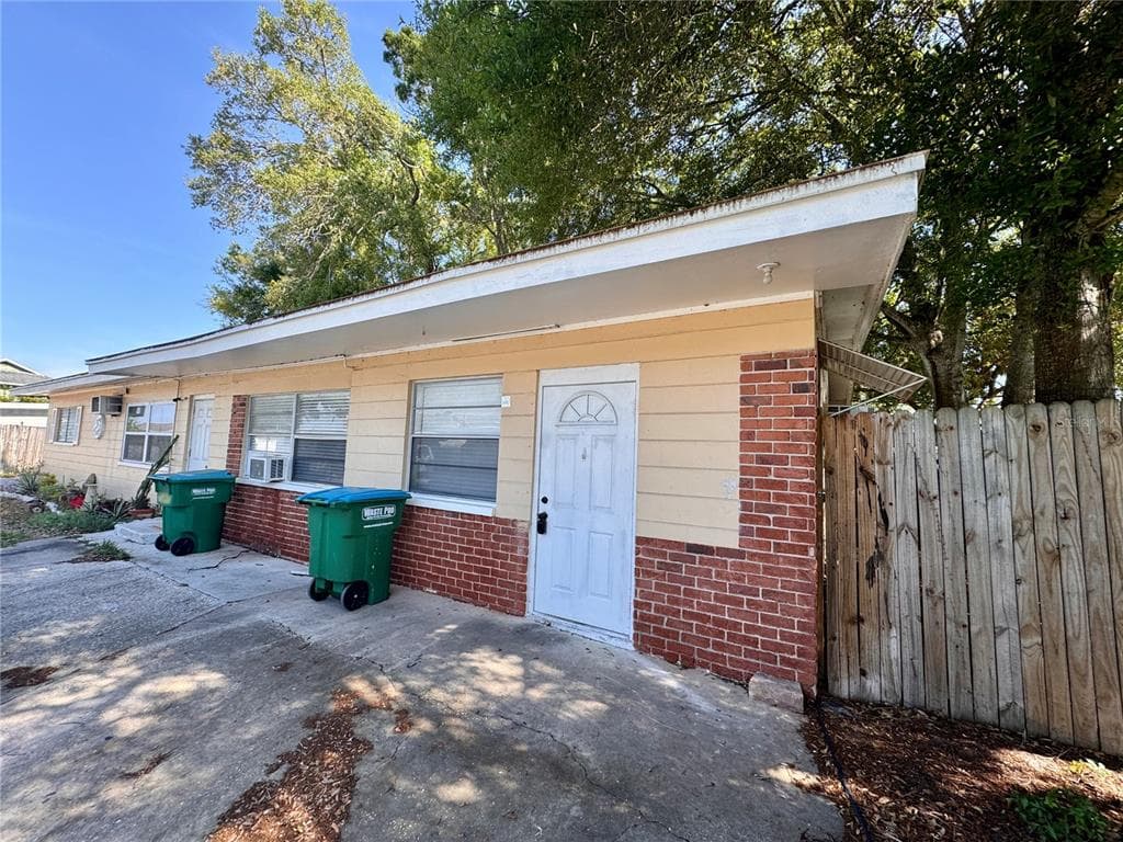 10618 98TH TERRACE UNIT B SEMINOLE, FL 33772