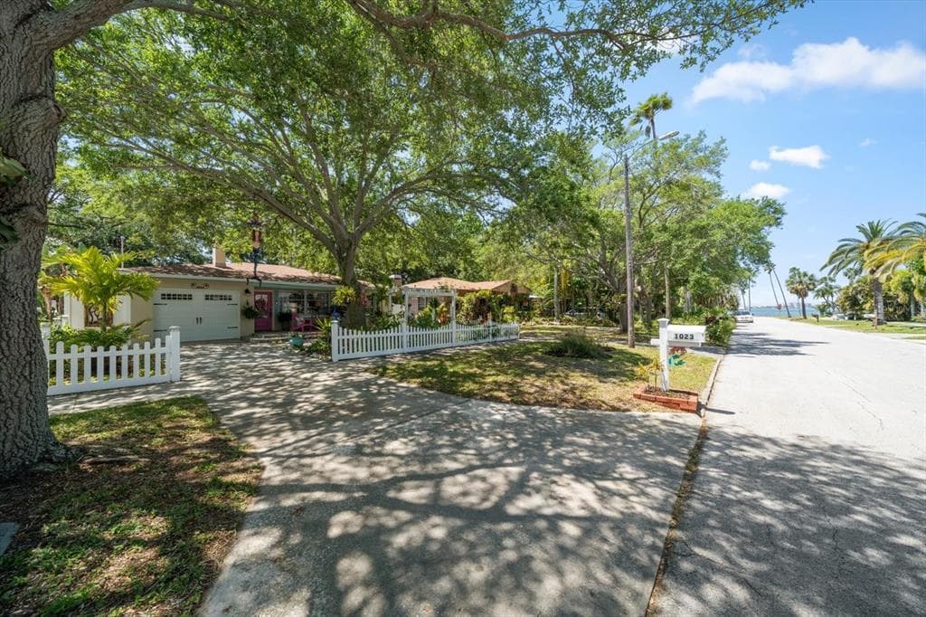 1023 GRANADA STREET CLEARWATER, FL 33755