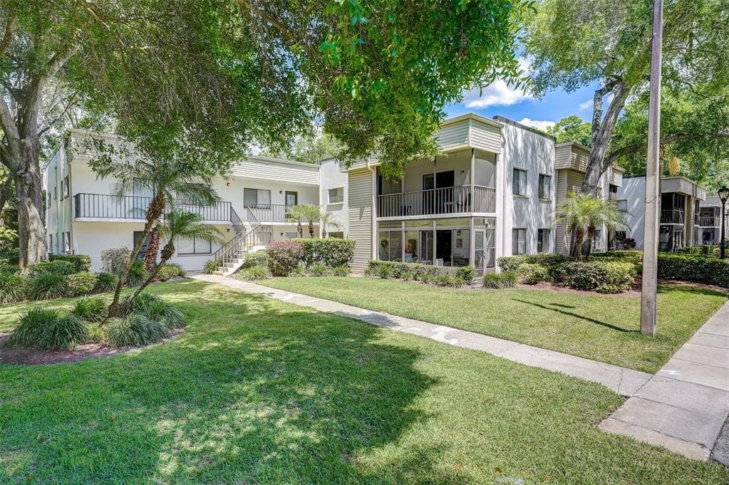 2375 FOX CHASE BOULEVARD UNIT 238 PALM HARBOR, FL 34683