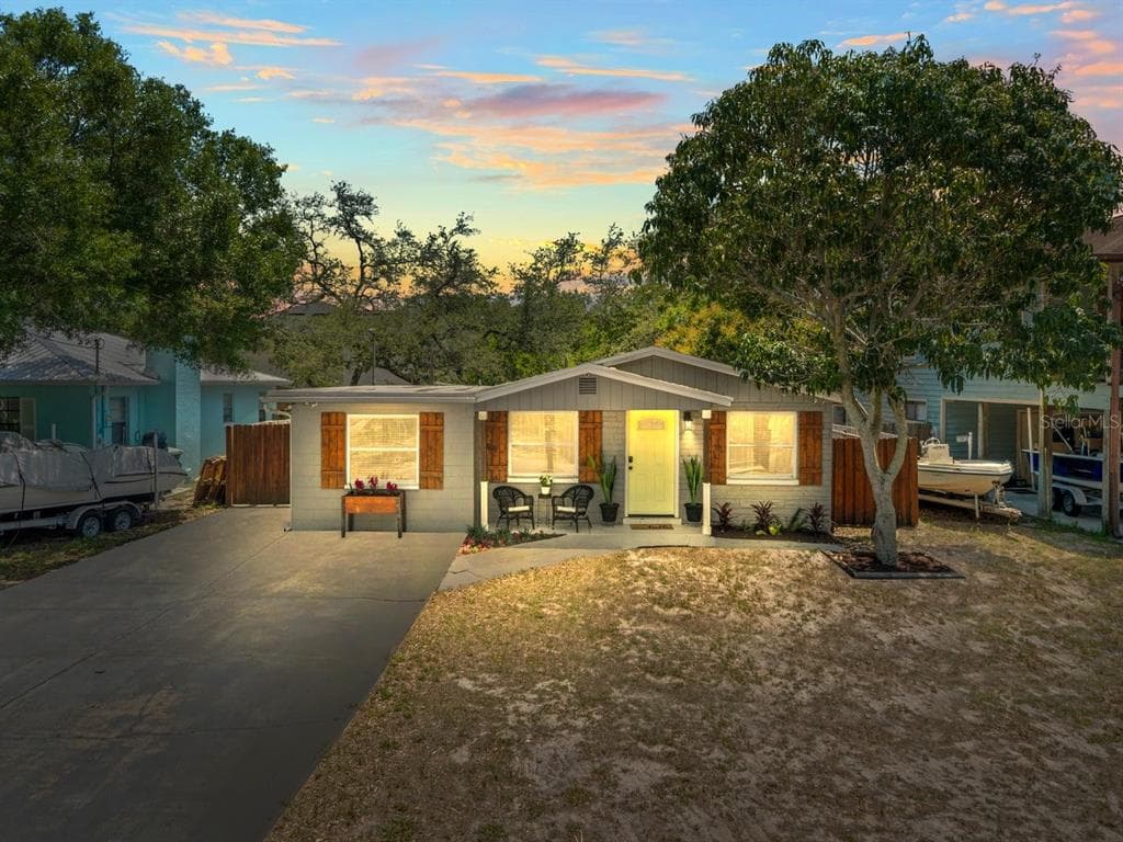 3138 W VARN AVENUE TAMPA, FL 33611