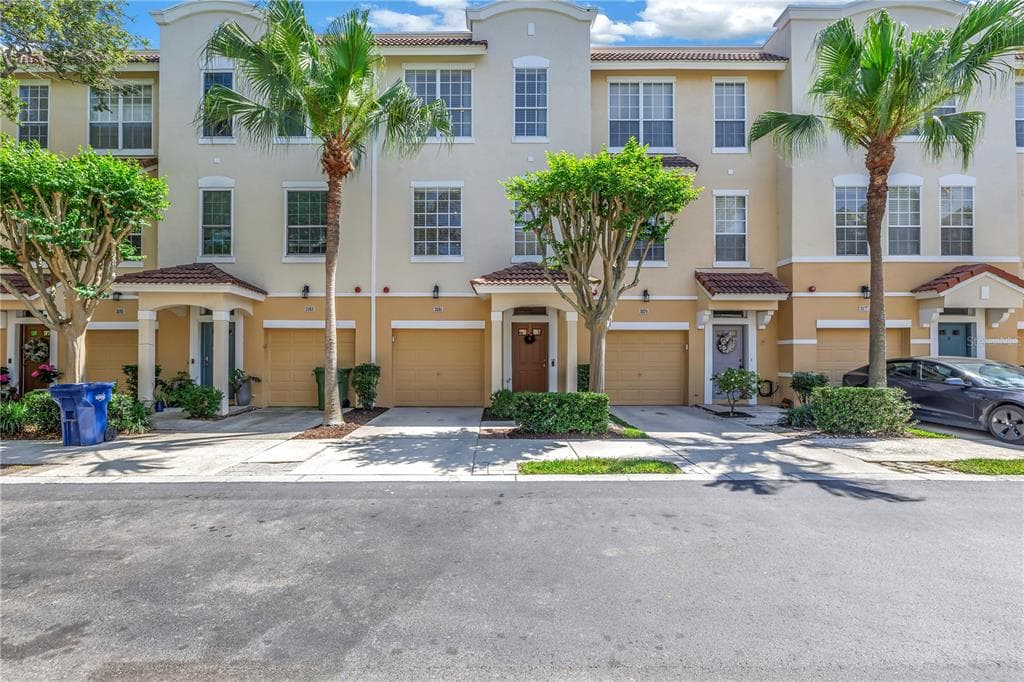 3181 BAYSHORE OAKS DR TAMPA, FL 33611