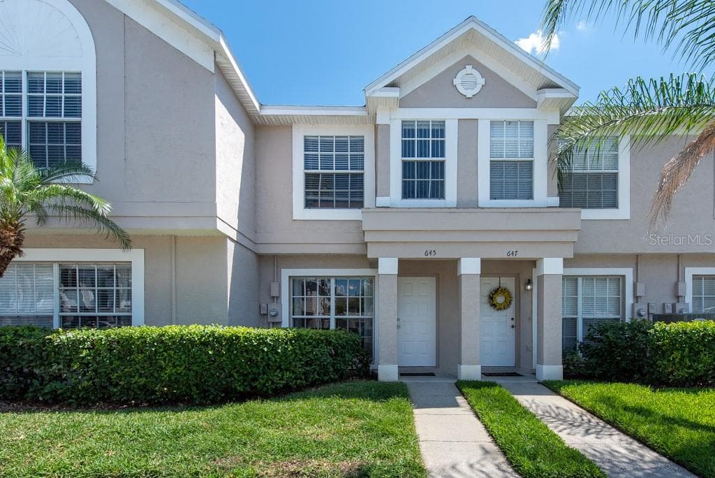 645 KENSINGTON LAKE CIRCLE BRANDON, FL 33511