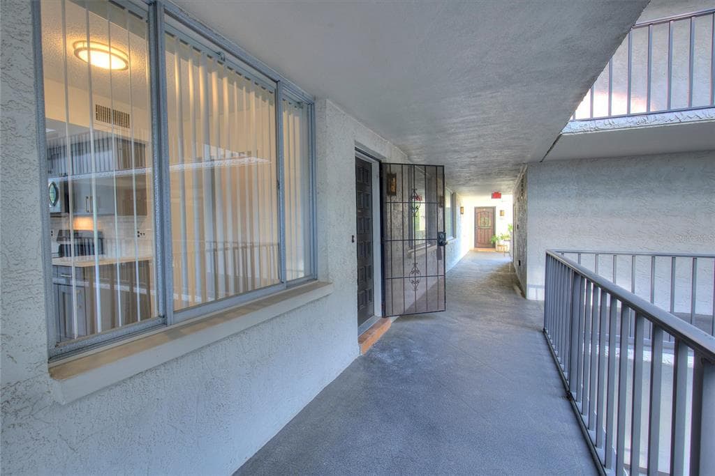 2699 SEVILLE BOULEVARD UNIT 402 CLEARWATER, FL 33764