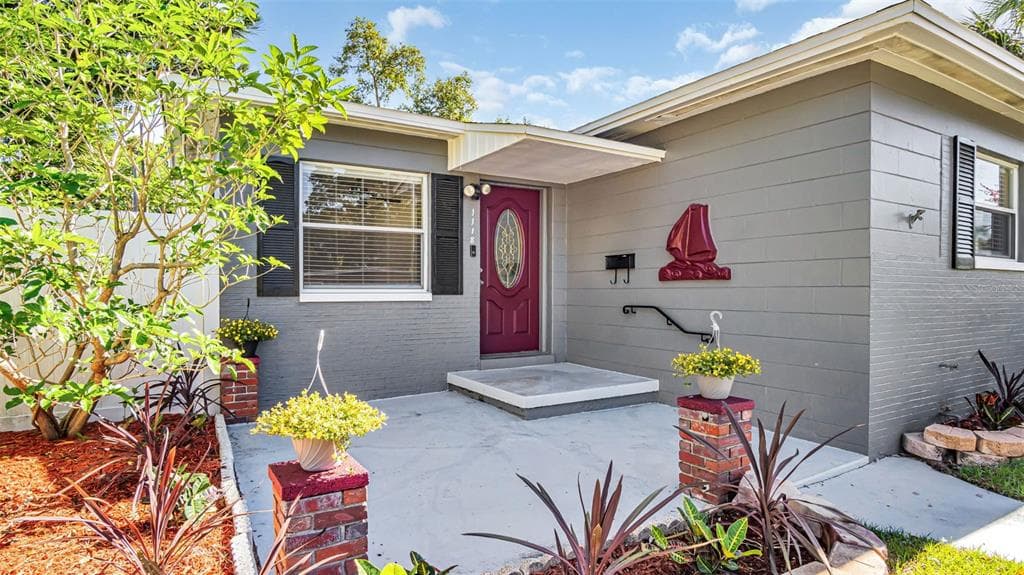 1118 50TH AVENUE N ST PETERSBURG, FL 33703