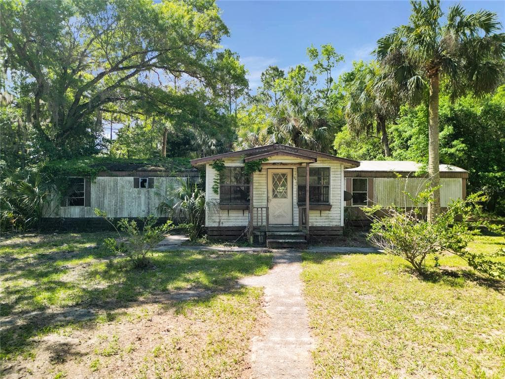 136 MARJORIE AVENUE INGLIS, FL 34449