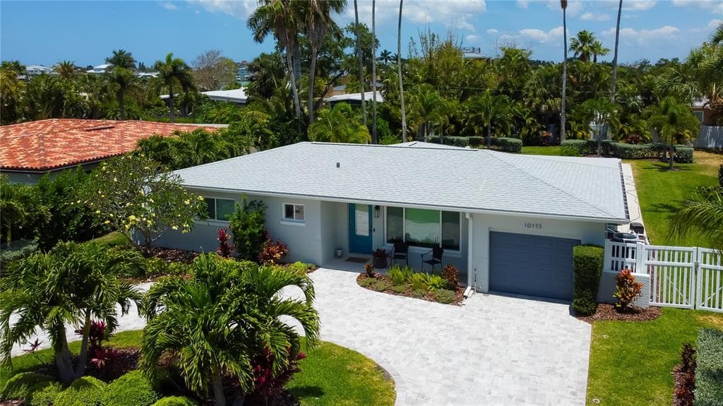 10135 YACHT CLUB DRIVE TREASURE ISLAND, FL 33706