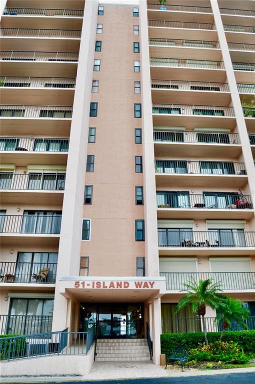 51 ISLAND WAY UNIT 101 CLEARWATER, FL 33767