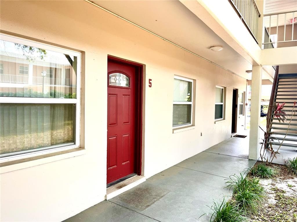 8302 BARDMOOR BOULEVARD UNIT 105 SEMINOLE, FL 33777