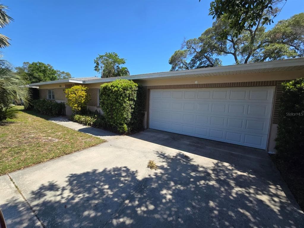 2011 DRUID ROAD E CLEARWATER, FL 33764