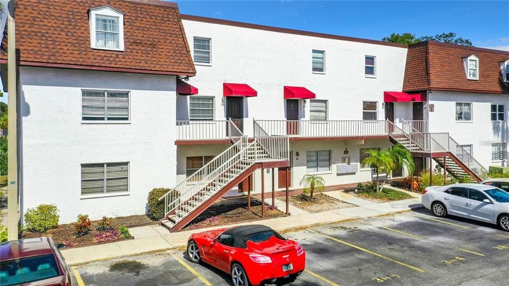 9133 TUDOR DRIVE UNIT D202 TAMPA, FL 33615