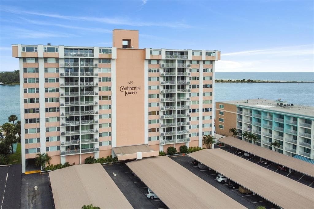 675 S GULFVIEW BOULEVARD UNIT 205 CLEARWATER, FL 33767