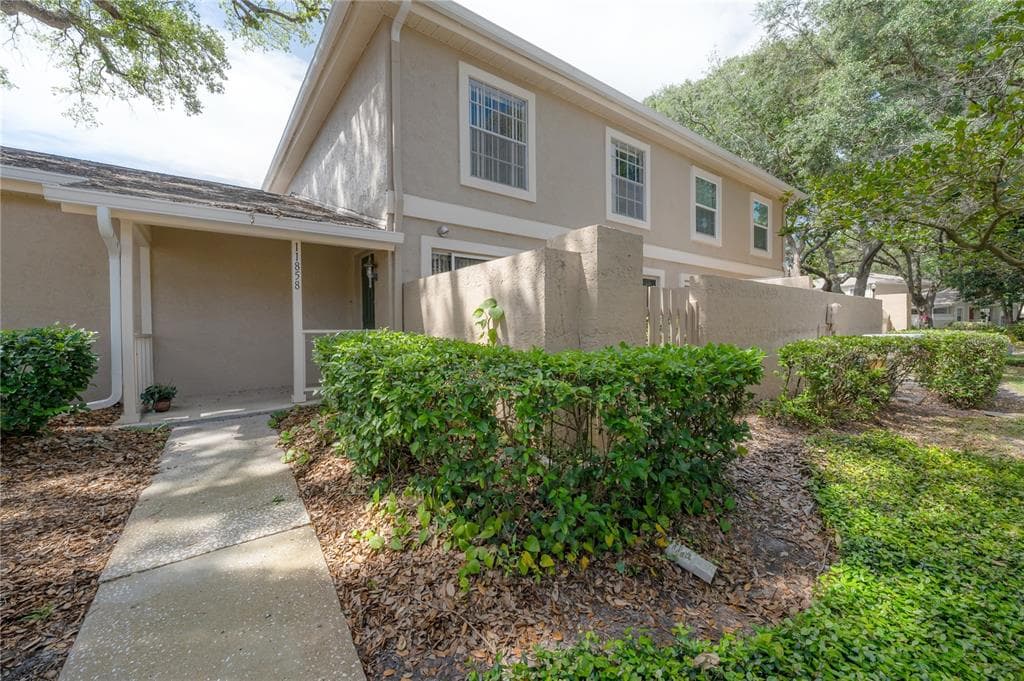 11858 WILDEFLOWER PLACE TEMPLE TERRACE, FL 33617