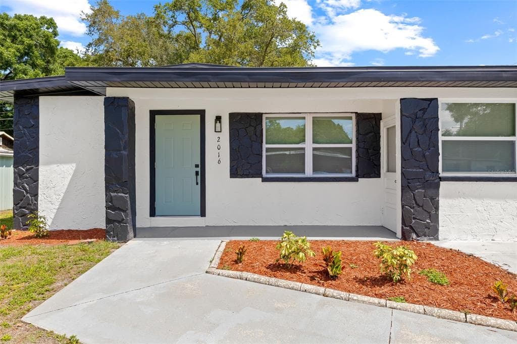 2016 E ROBSON ST TAMPA, FL 33610